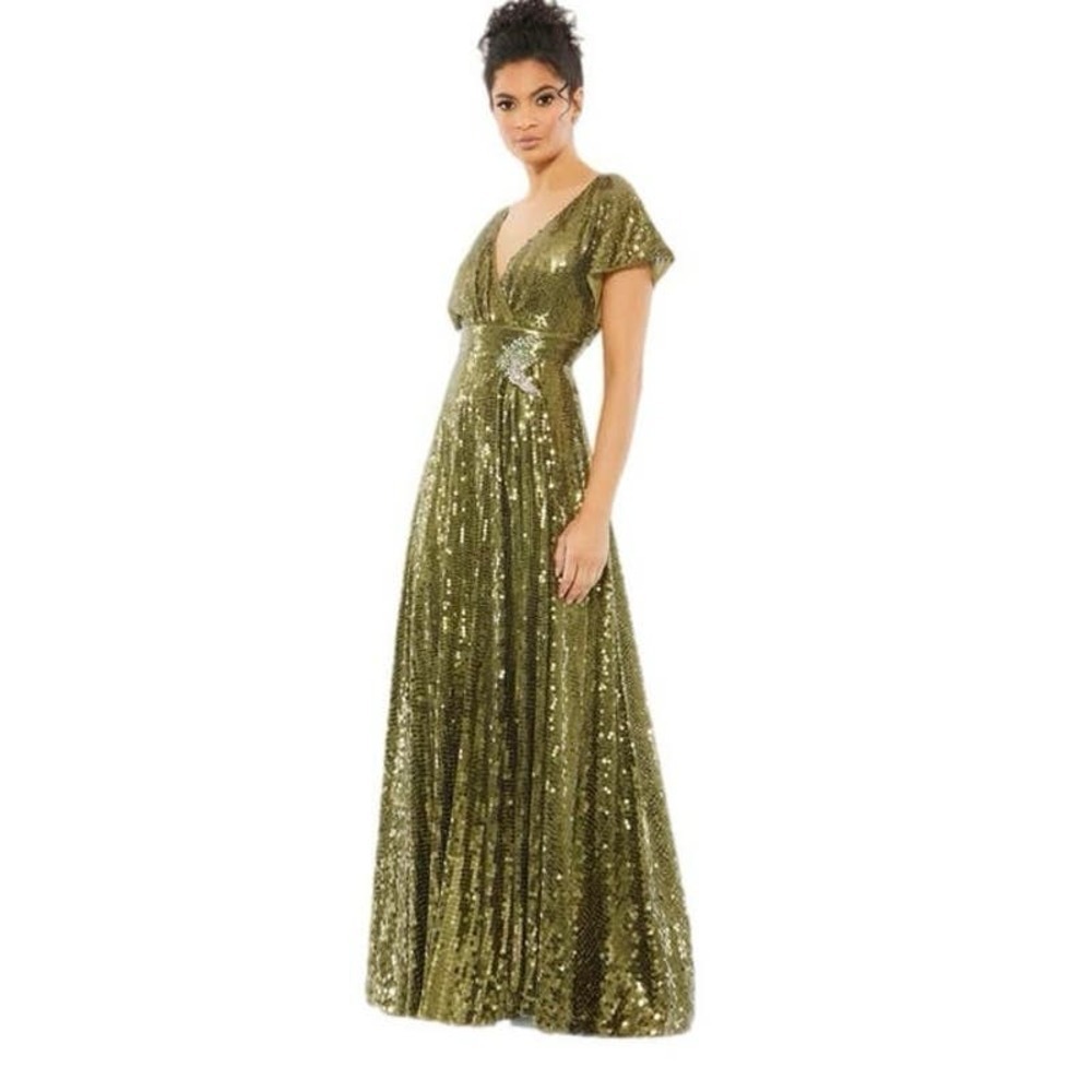 Mac Duggal SEQUINED BUTTERFLY SLEEVE WRAP OVER A LINE GOWN Size 4 NWOT